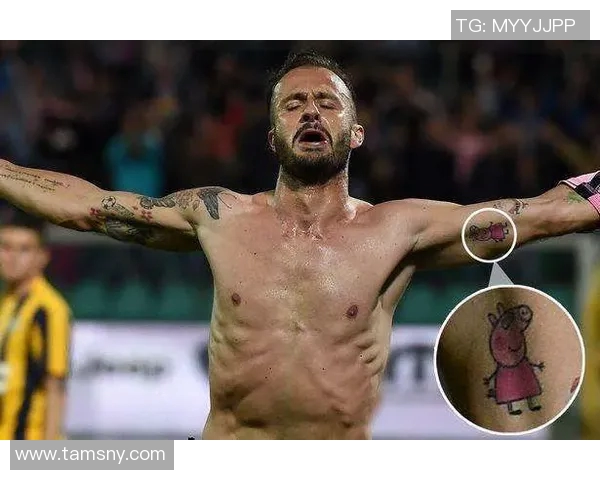 意大利足球明星独特纹身艺术展示与背后故事解析